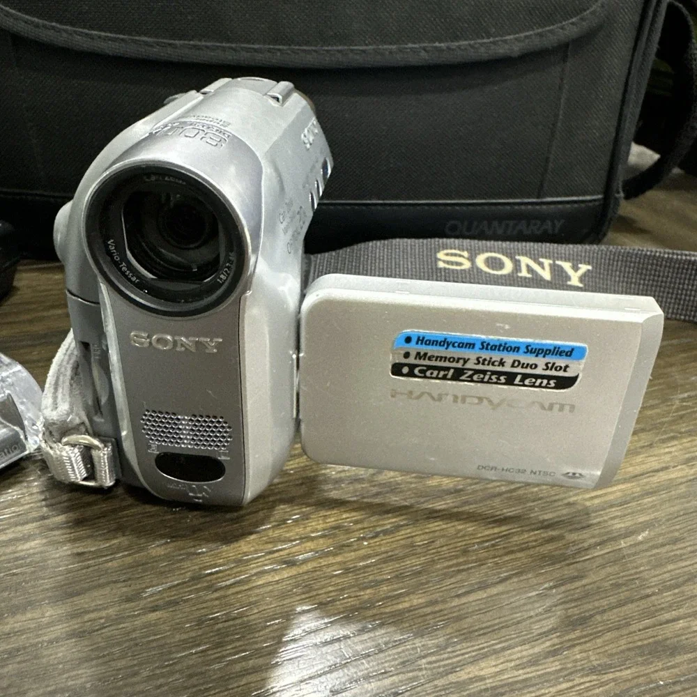 Sony Handycam DCR-HC32 NTSC Digital Video Camera Recorder
